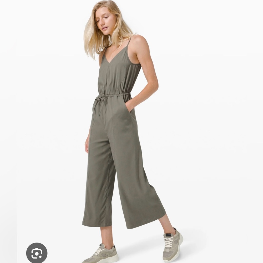 Lululemon day to night jumpsuit size 6